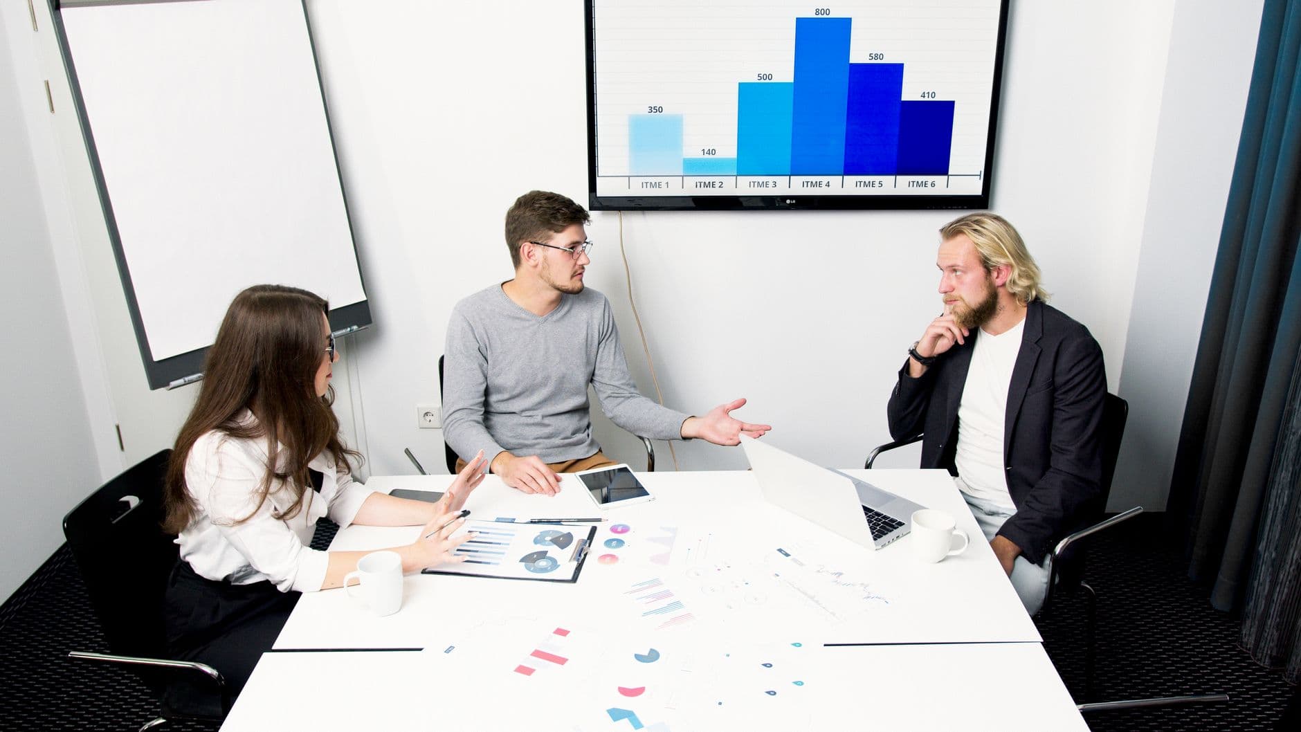 Digitale Kundengewinnung für IT & Werbeagenturen: So gewinnen Sie planbar neue Anfragen