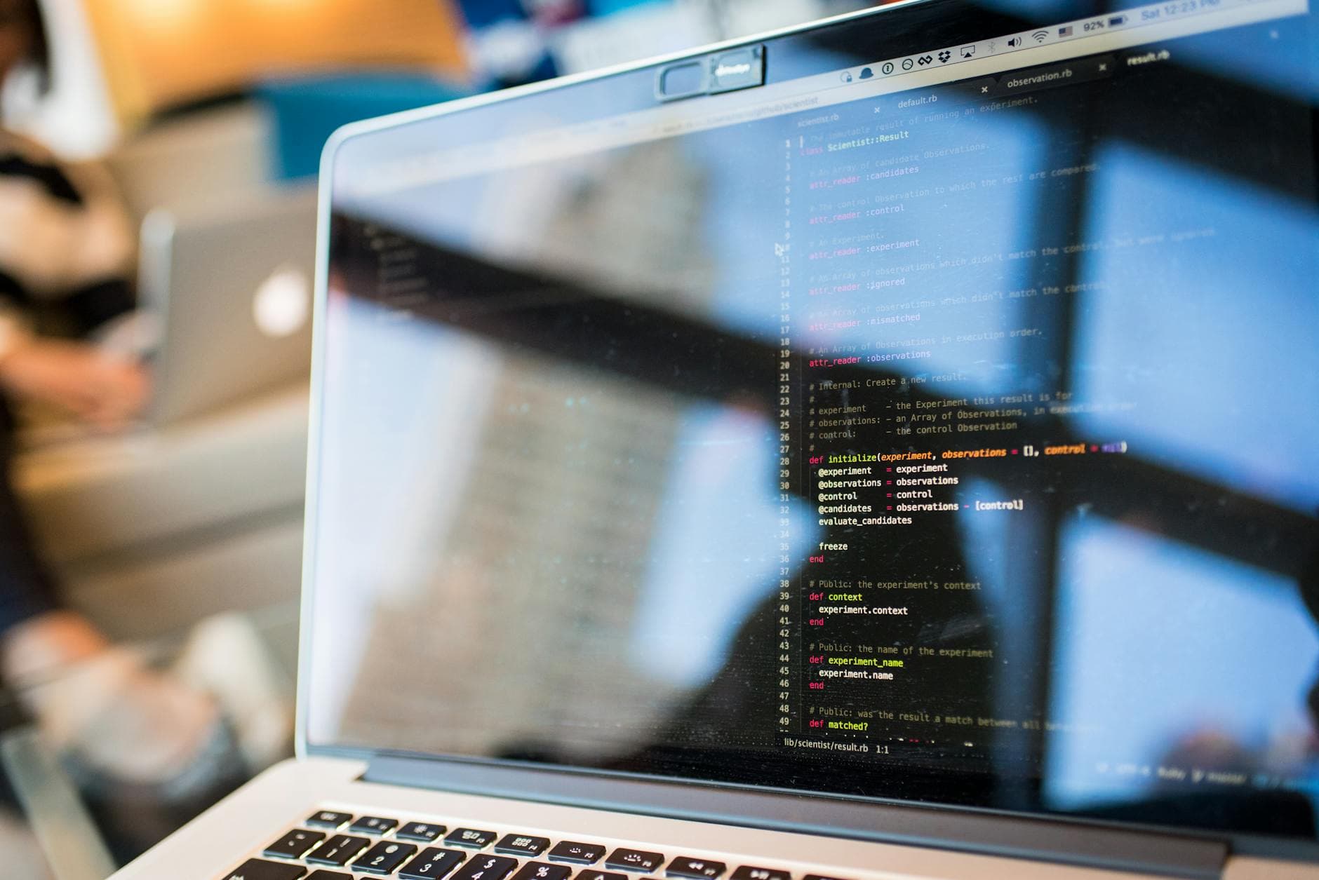 Ist Vibe Coding sicher? Qualitätssicherung in schnellen Projekten